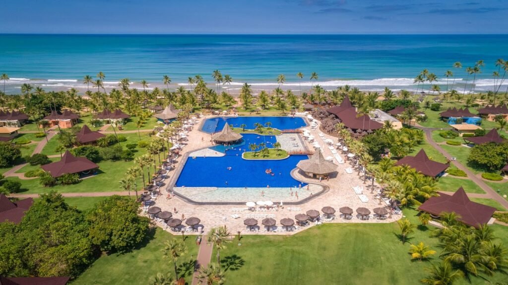 Resorts de Praia com Piscinas no Brasil